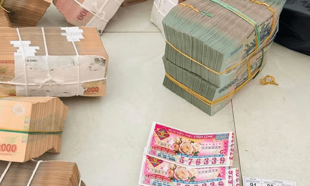 Vét sạch túi còn 80.000 đồng, thanh niên mua giúp cụ già 8 tờ vé số và trúng độc đắc 16 tỷ đồng: Thông tin đáng chú ý từ chủ đại lý