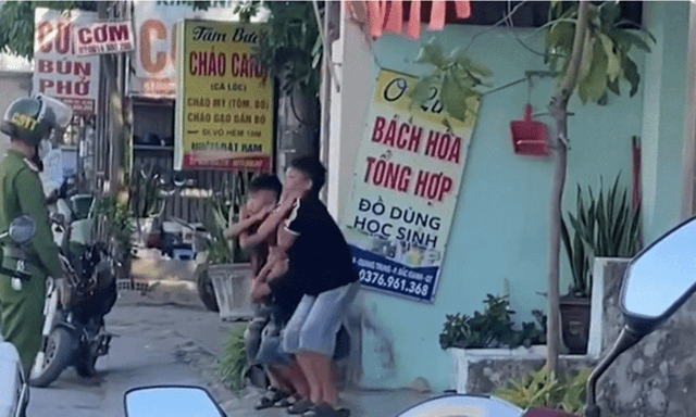 Tin tức giáo dục 24h: Lý do nhóm 3 học sinh thụt dầu trên phố ở Quảng Trị