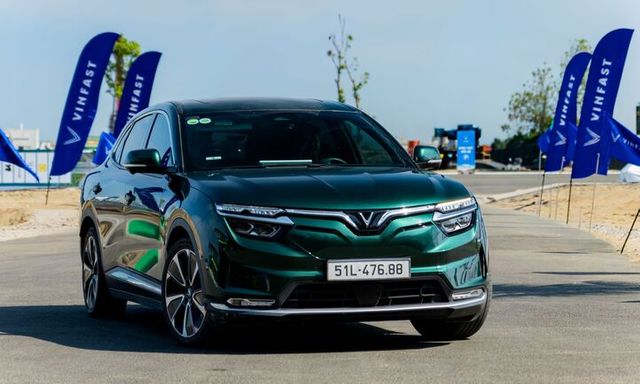 Chủ xe VinFast VF 8: “Cảm giác tăng tốc này chỉ xe vài tỷ mới có được”