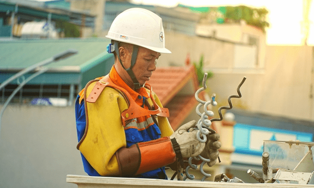 Tiêu thụ điện tại Hà Nội, TPHCM tăng kỷ lục, doanh thu 2 