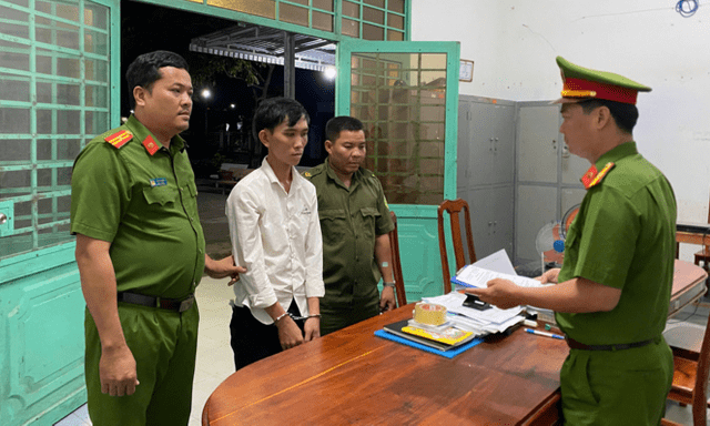 Tạm giữ một đối tượng tàng trữ trái phép chất ma túy tại An Giang