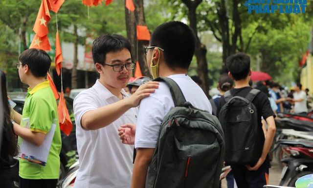 Đề Văn lớp 10 Hà Nội: Không đánh đố nhưng không dễ đạt điểm tuyệt đối
