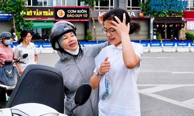 Ngày thi đầu tiên vào lớp 10 ở Hà Nội: Thí sinh đặt mục tiêu 8+, tự tin vào phòng thi với tâm thế 