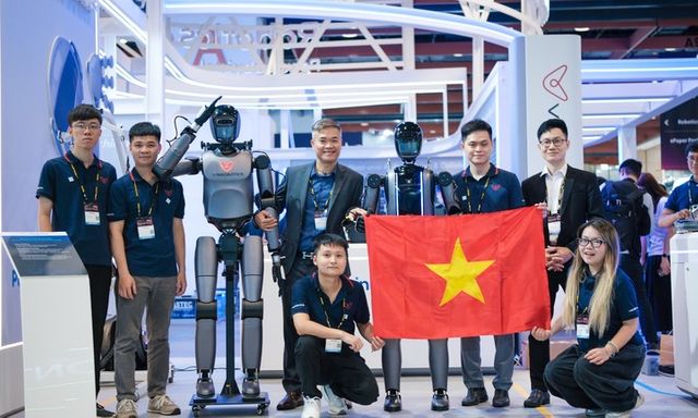 VinRobotics lần đầu trình diễn người máy “Make In Vietnam” tại loạt sự kiện công nghệ quốc tế