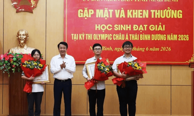 Ninh Bình khen thưởng học sinh đoạt huy chương Olympic châu Á - Thái Bình Dương