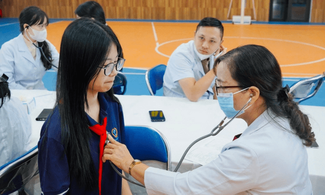 Từ năm 2026, 100% học sinh, sinh viên sẽ được khám sức khỏe ít nhất mỗi năm một lần