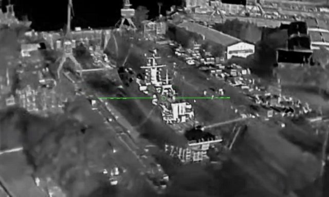 Ukraine tung clip tuyên bố phóng UAV đốt cháy tàu chiến quan trọng của Nga 