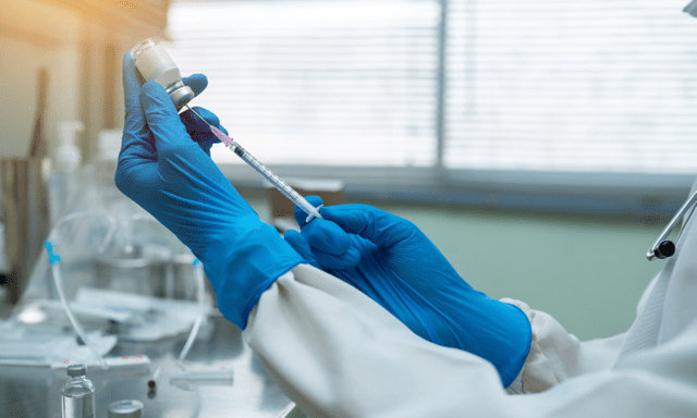 Vaccine đầu tiên trên thế giới được 