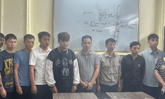 Khởi tố 11 bị can đánh bạc trên không gian mạng