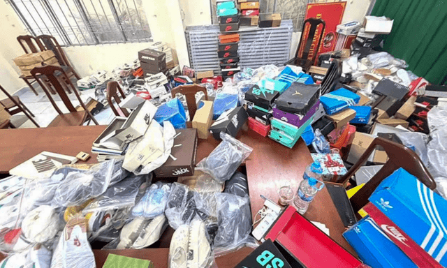 Khởi tố chủ kho giày, dép giả nhãn hiệu Nike, Adidas, Gucci: Giá 500.000 đồng đến 1 triệu đồng/đôi