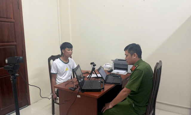 Vụ lao xe máy vào trung tá CSGT đang làm nhiệm vụ tại Phú Thọ: Tạm giữ hình sự 2 đối tượng 