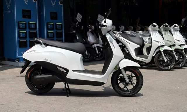 Bỏ xe xăng sang VinFast Evo phiên bản đổi pin, tài xế công nghệ nhẹ gánh chi phí, thu nhập tăng vọt