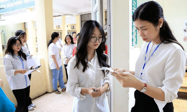 Kỳ thi tốt nghiệp THPT 2026: Thí sinh cần lưu ý gì trong buổi làm thủ tục dự thi
