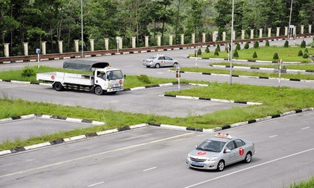 Đề xuất bỏ phần sát hạch lái xe mô phỏng từ 1/7, đánh giá thực chất kỹ năng tài xế