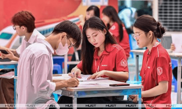 Biến động điểm chuẩn Đại học Bách khoa Hà Nội 3 năm gần đây