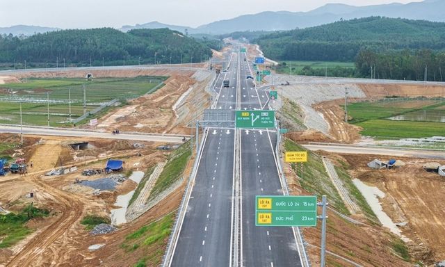 Chi tiết mức phí trên 13 dự án cao tốc do Nhà nước đầu tư
