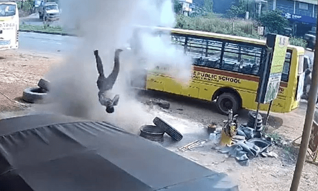 Tin tức giao thông 24h: Clip nổ lốp ô tô như bom, hất văng nam thanh niên 19 tuổi lộn nhào lên không trung