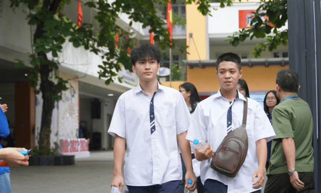 Nước mắt sĩ tử lỡ hẹn lớp 10 vì 0,25 điểm: Bài học trưởng thành từ sự nuối tiếc