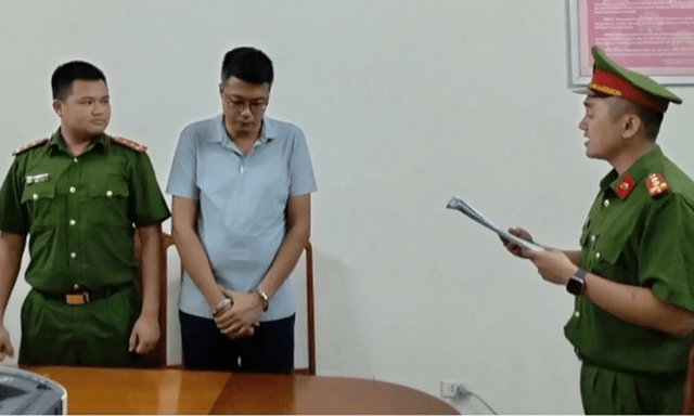 Khởi tố cựu cán bộ ngân hàng lừa hơn 10 tỷ đồng bằng 