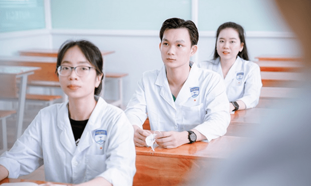 Cơn sốt mở ngành sức khỏe ở khối trường đa ngành: Cần siết chặt 