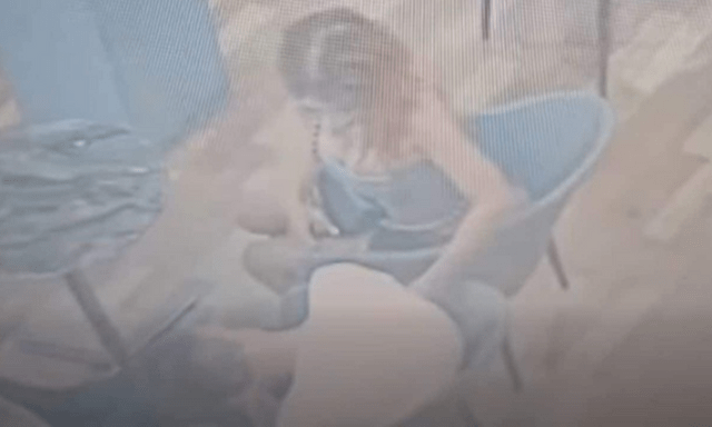 Ba người phụ nữ lấy trộm tiền của người đàn ông đang ngủ, camera ghi lại toàn bộ 