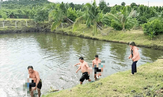 Thương tâm: Hai anh em ruột tử vong dưới ao nước gần nhà