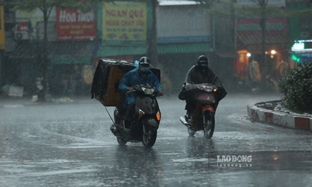Dự báo thời tiết ngày 9/7: Hà Nội 33 độ C, miền Trung nhiều nơi nắng nóng, mưa lớn ở Trung du Bắc Bộ và Quảng Ninh