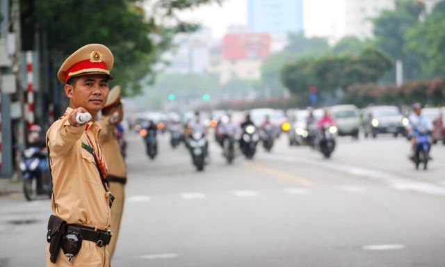 Công an Hà Nội bảo đảm an toàn giao thông phục vụ Lễ kỷ niệm 80 năm Ngày truyền thống An ninh nhân dân