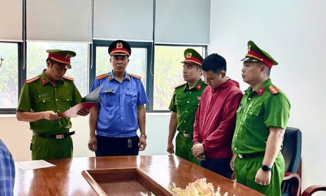 Tin pháp luật nổi bật 24h qua: Nhân viên ngân hàng lừa đảo chiếm đoạt hơn 29 tỷ đồng bị bắt
