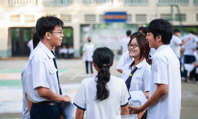 Chốt nguyện vọng đại học: Hiểu đúng năng lực bản thân quan trọng hơn dự đoán điểm số