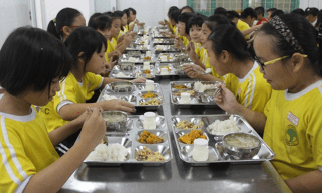 Chỉ đạo mới của Sở GD&ĐT Hà Nội về bữa ăn bán trú ở các trường học