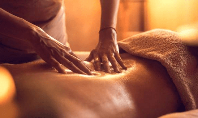 Bị đòi tiền massage khi chưa sử dụng dịch vụ, khách ném gạch khiến chủ tiệm sống thực vật