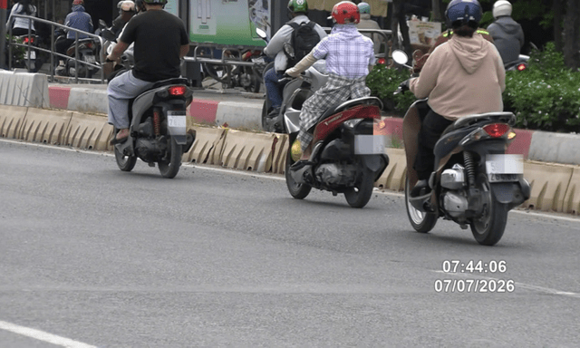 Danh sách 427 xe máy bị phạt nguội vì đi vào làn ô tô trên đường Phạm Văn Đồng