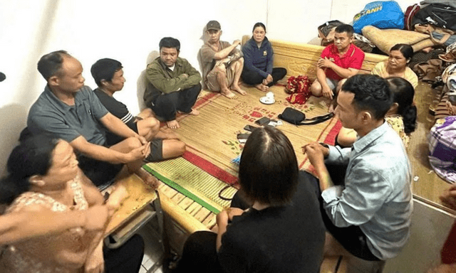 Đột kích sới xóc đĩa giữa ban ngày ở Lào Cai, hé lộ danh tính 11 đối tượng tham gia 