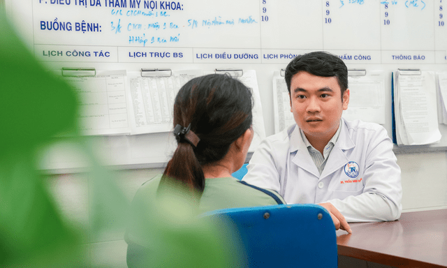 Lật mi, viêm kết mạc nặng vì cắt mí làm đẹp: Bác sĩ cảnh báo hệ lụy từ cơ sở kém chất lượng