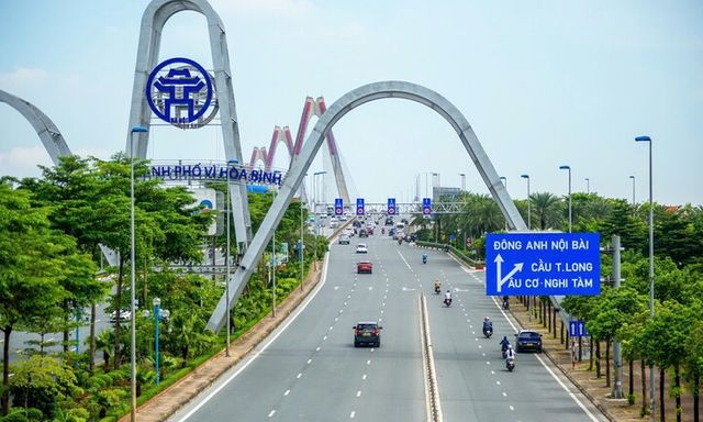 Hà Nội rà soát, bổ sung biển báo, siết xử lý vi phạm trên các cây cầu