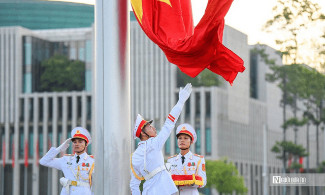 Trang nghiêm Lễ thượng cờ mừng ngày Quốc khánh 2/9