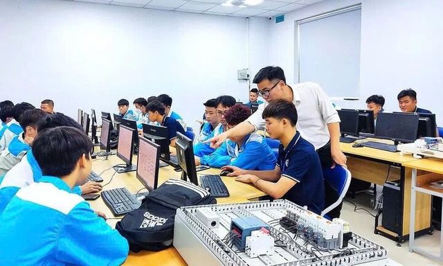 Bộ GD&ĐT ban hành hướng dẫn năm học mới: Từng bước đưa Tiếng Anh trở thành ngôn ngữ thứ hai trong trường nghề
