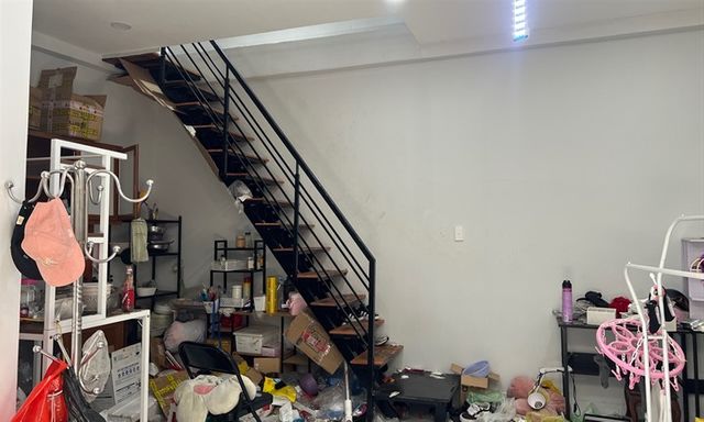 Căn nhà cho thuê ở TP.HCM bốc mùi bất thường, phát hiện đôi nam nữ tử vong