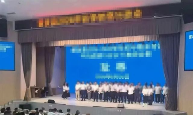 Giáo viên ở Trung Quốc bị 