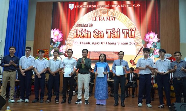 Trường học ở TP.HCM đưa đờn ca tài tử vào chương trình học chính khóa
