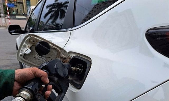 Giá xăng dầu ngày 17/9: Giá dầu thế giới giảm mạnh, giá xăng trong nước điều chỉnh vào chiều nay