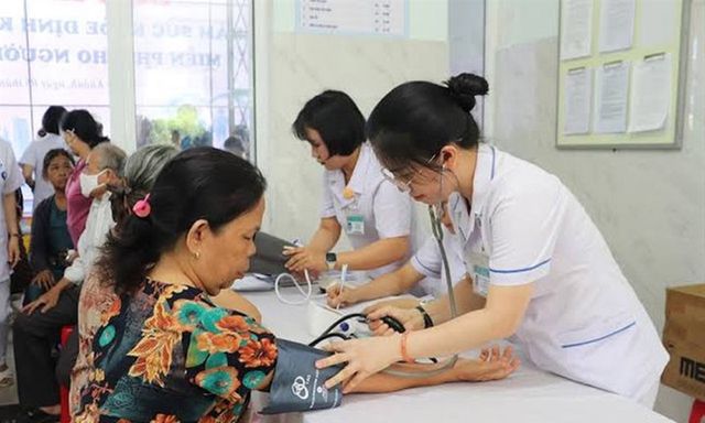 Bộ Y tế đề xuất BHYT thanh toán tối đa 350.000 đồng/người/lần/năm khám sức khỏe định kỳ