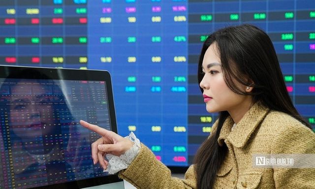 VN-Index hướng tới tuần nâng hạng: Dòng tiền cải thiện, áp lực bán còn lớn