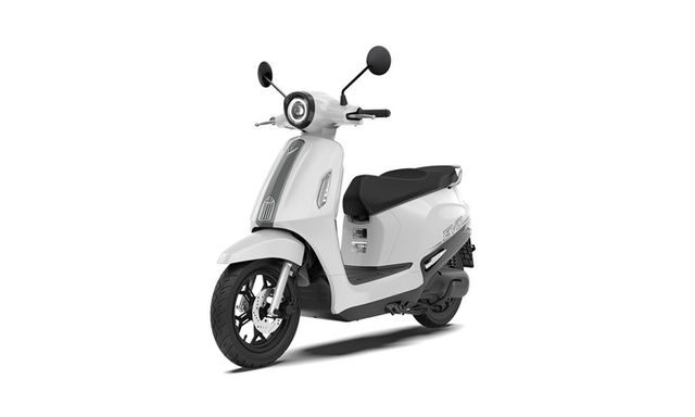 VinFast ra mắt Evo Grand thế hệ mới - Xe máy điện đi được 262 km sau mỗi lần sạc