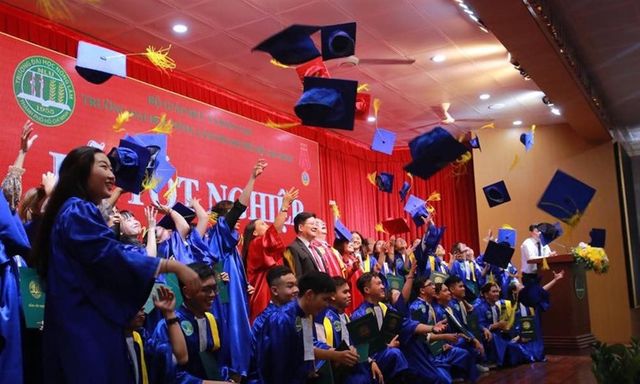 Sinh viên mất hơn 8 năm để hoàn thành khóa học có được nhận bằng tốt nghiệp?