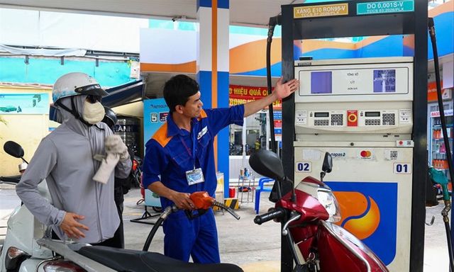 Giá xăng dầu ngày 24/9: Giá xăng dầu trong nước sẽ điều chỉnh vào chiều nay