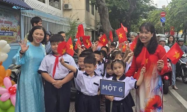 TP.HCM công bố chi tiết các khoản thu dịch vụ ngoài học phí
