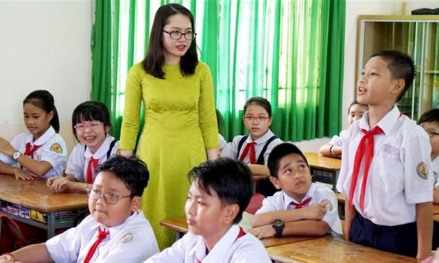 Bộ GD&ĐT hướng dẫn điều kiện chuyển giáo viên THCS từ hạng II cũ sang hạng mới
