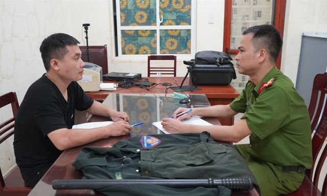 Tạm giữ kẻ giả Cảnh sát cơ động chặn xe để cưỡng đoạt tài sản khiến một người đi đường tử vong